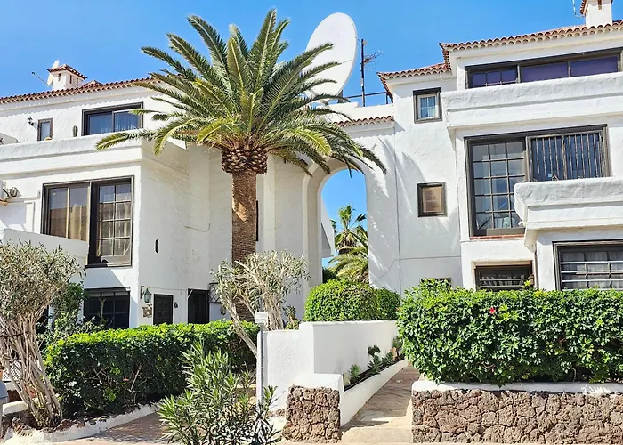New Stunning Golf View & Pool , South Tenerife Daire *