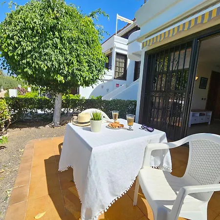 公寓 New Stunning Golf View & Pool , South Tenerife