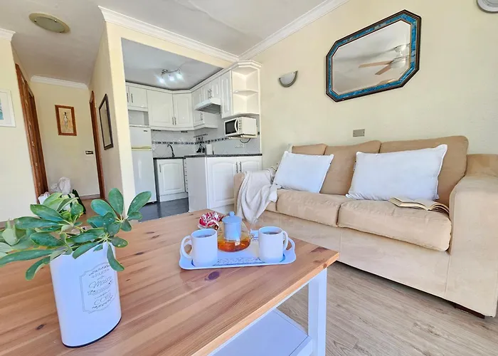 New Stunning Golf View & Pool , South Tenerife 圣米格尔德阿沃纳